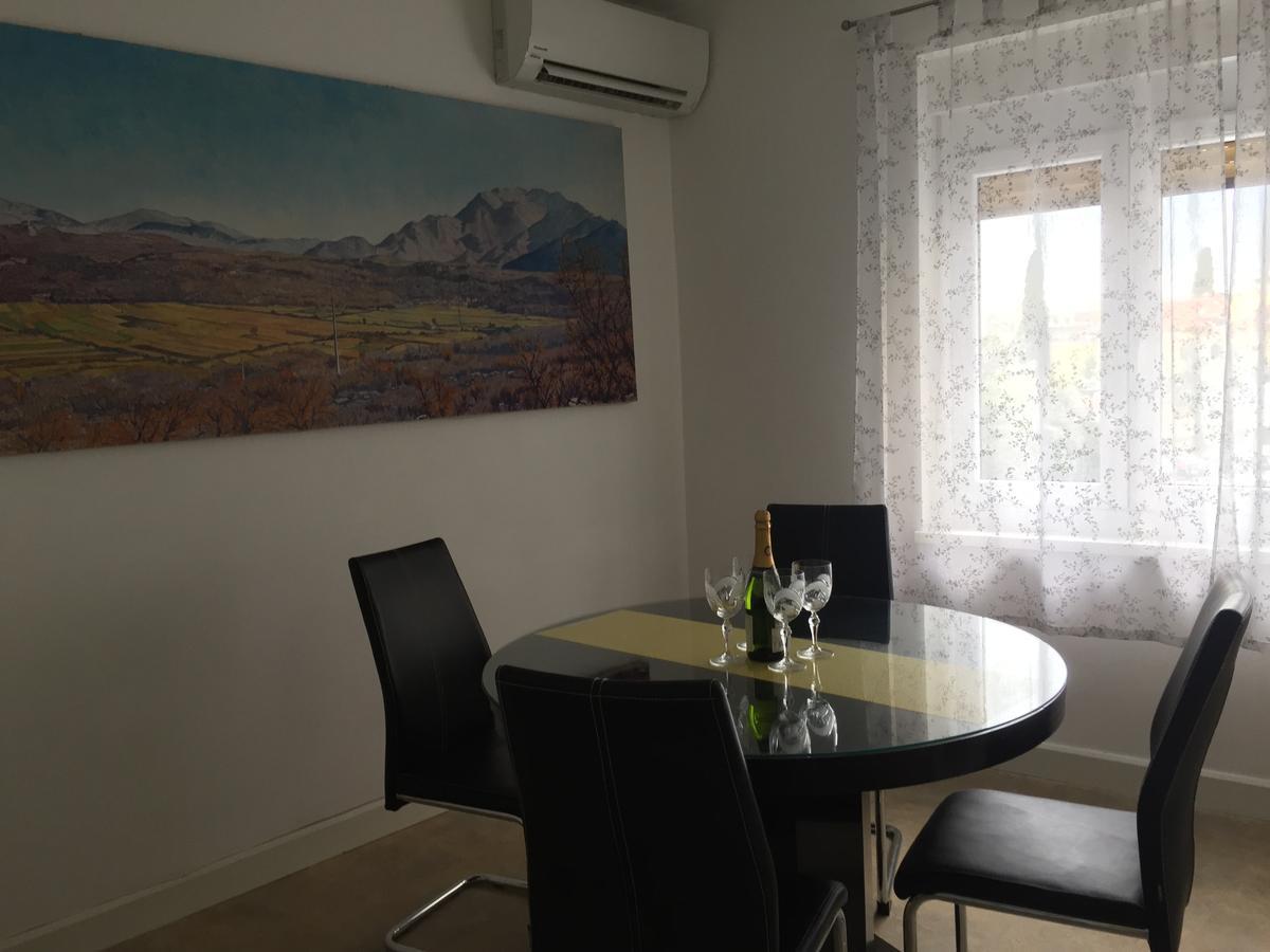 سبليت Apartment Stipe المظهر الخارجي الصورة